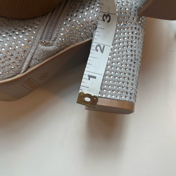 Top moda silver Hester booties SIZE 7.5 NWT - Picture 5 of 6